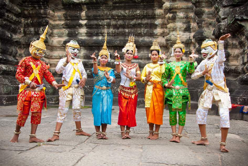 The Smilling Face Temple and Traditional dancing show  With  94 $ per person only