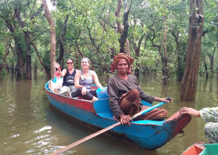 2.  Tour the flooded forest